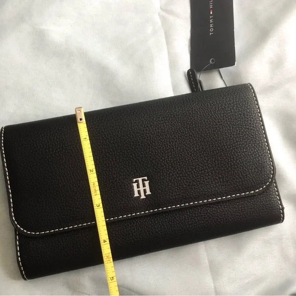 SOLD NWT Tommy Hilfiger Black Wallet - Picture 5 of 6